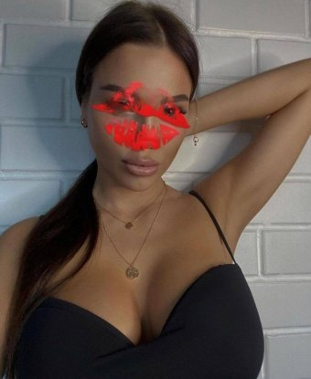 Экстравагантная блондинка с огоньком в глазах ждет своего щедрого спутника для интимных встреч. Гарантирую полный релакс и удовлетворение всех желаний! 13219, 26 лет